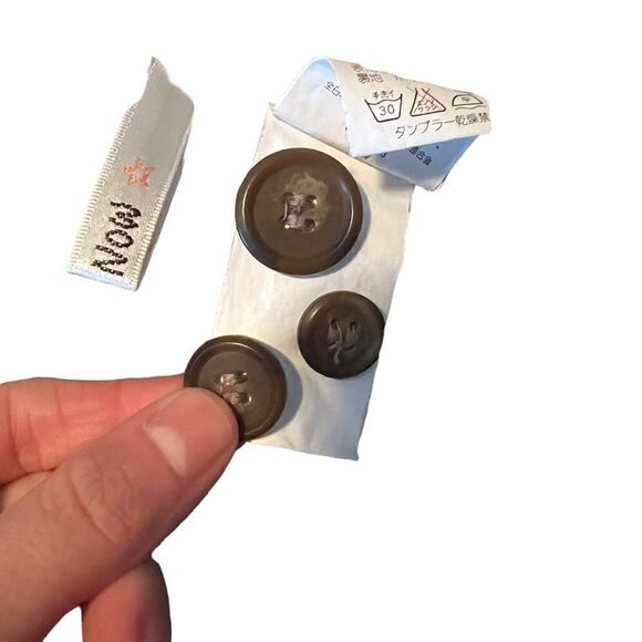 Now light brown belted coat. Size medium - Picture 5 of 9